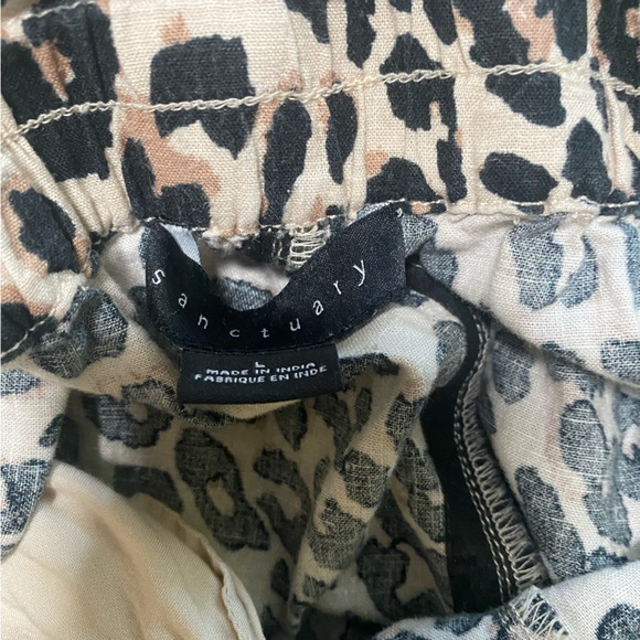 Sanctuary Animal Print Shorts - Picture 3 of 3
